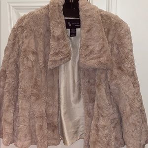 Sister’s Outwear faux fur jacket size M!!!